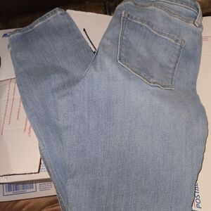 Old Navy Light Wash Women’s Skinny Jeans